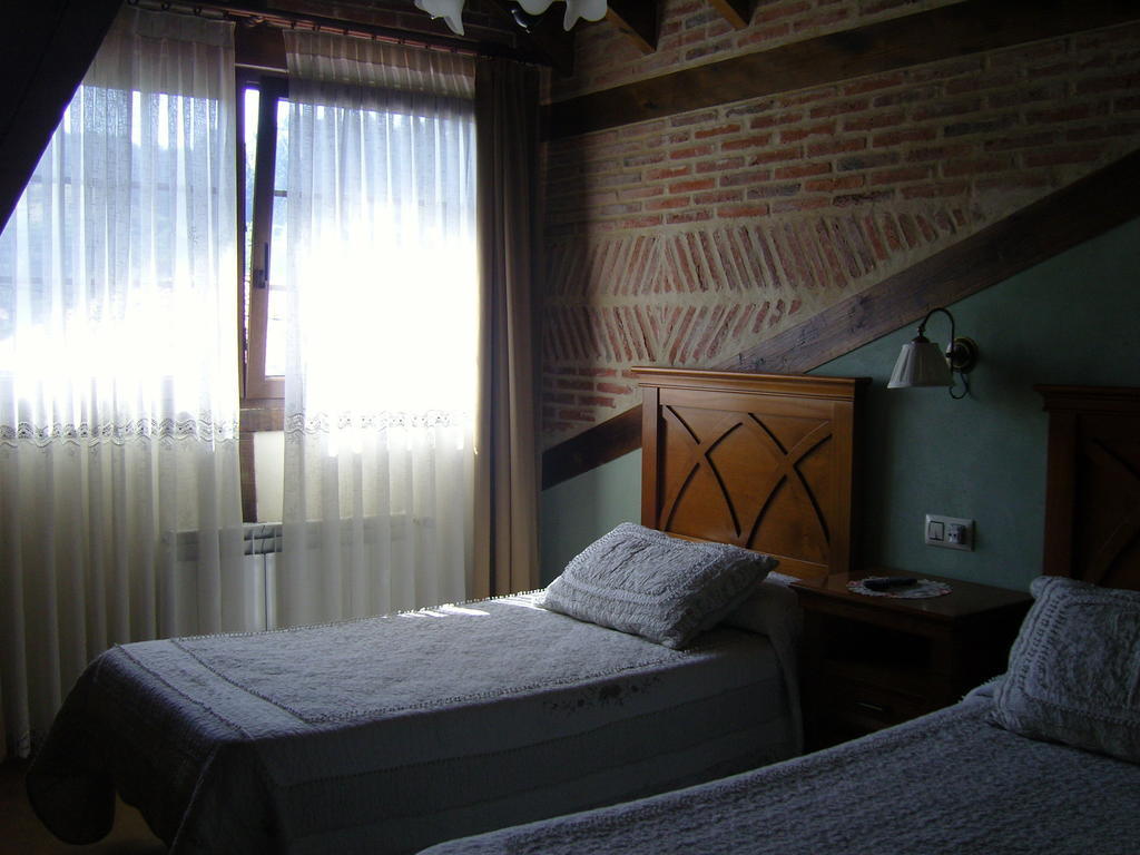 ホテル Casa Paulino Corrales De Buelna エクステリア 写真