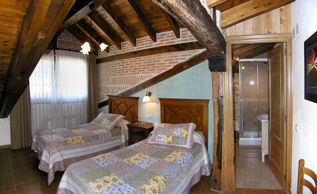 ホテル Casa Paulino Corrales De Buelna 部屋 写真